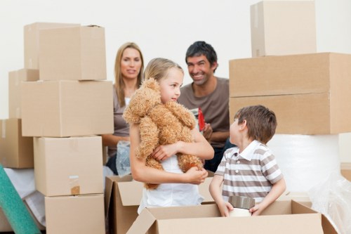 Moving day preparation with removal truck hire in Sydenham
